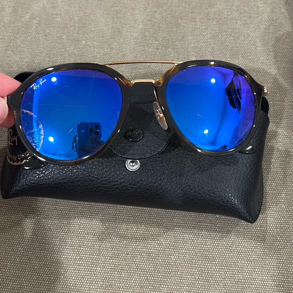 RB4253 mirror lens